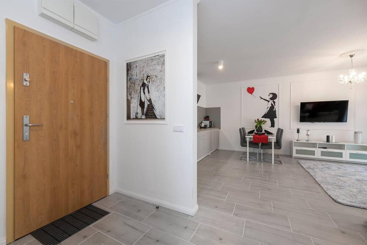 Banksy Apartment - Ilumino วูดช์ ภายนอก รูปภาพ